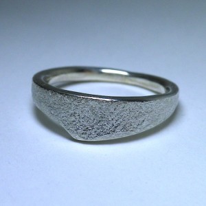 intonation ring [stone]